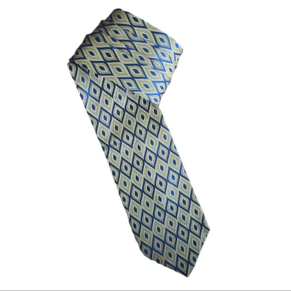 Bespoke Apparel silk tie made in Italy